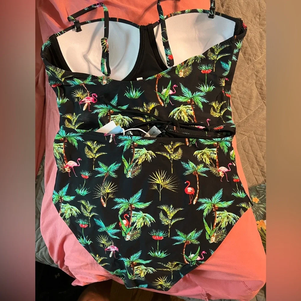 Cupshe swim suit size M NWT - Picture 2 of 5